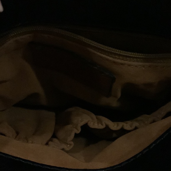 Patricia Nash black leather cross over bag with adjustable shoulder strap. - Picture 5 of 7